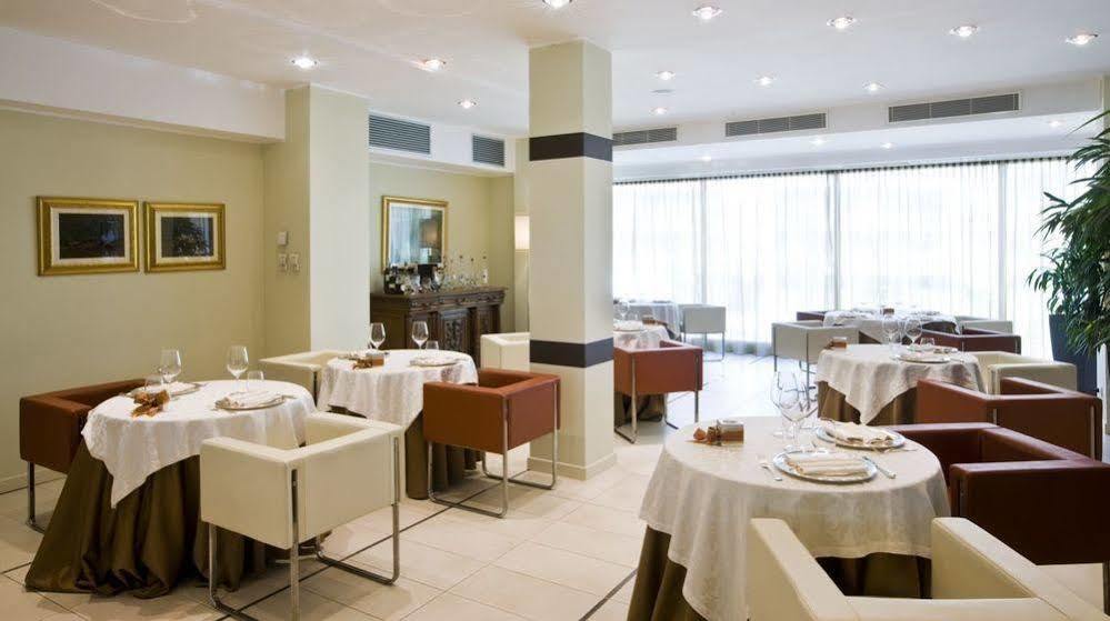 Rizzi Aquacharme Hotel & Spa Darfo Boario Terme Luaran gambar