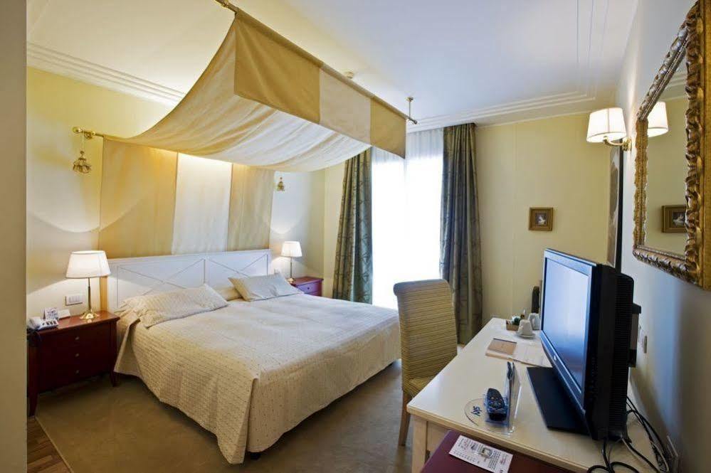 Rizzi Aquacharme Hotel & Spa Darfo Boario Terme Luaran gambar